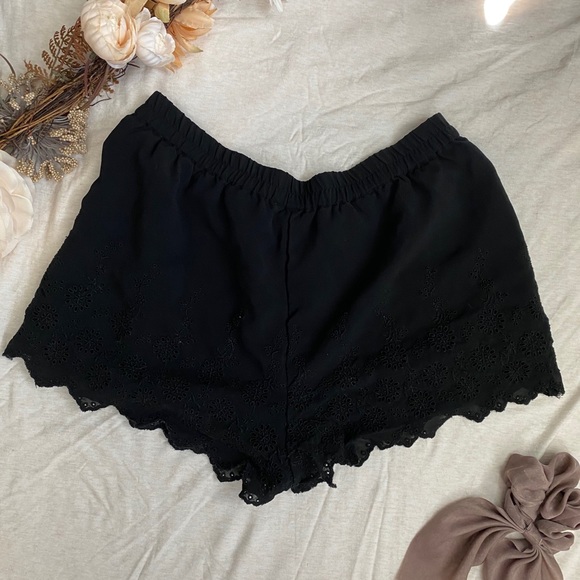 Nordstrom’s Frenchi Black Flowy Shorts - Picture 2 of 5